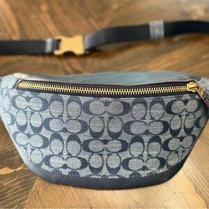 Coach Warren Belt Bag in Signature Chambray